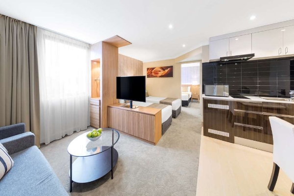 PLUS HOTEL DIANA (Brisbane)